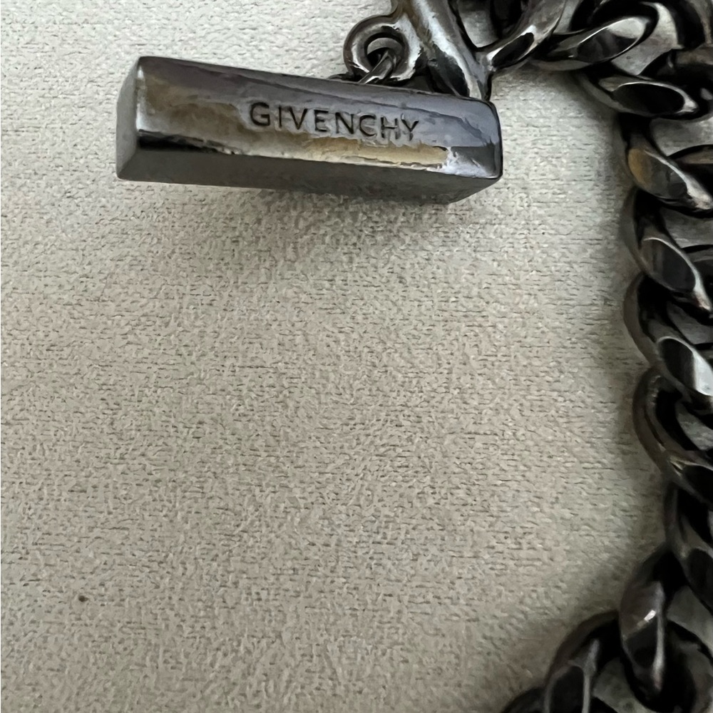 Givenchy faux pearl crystal necklace - Picture 10 of 12